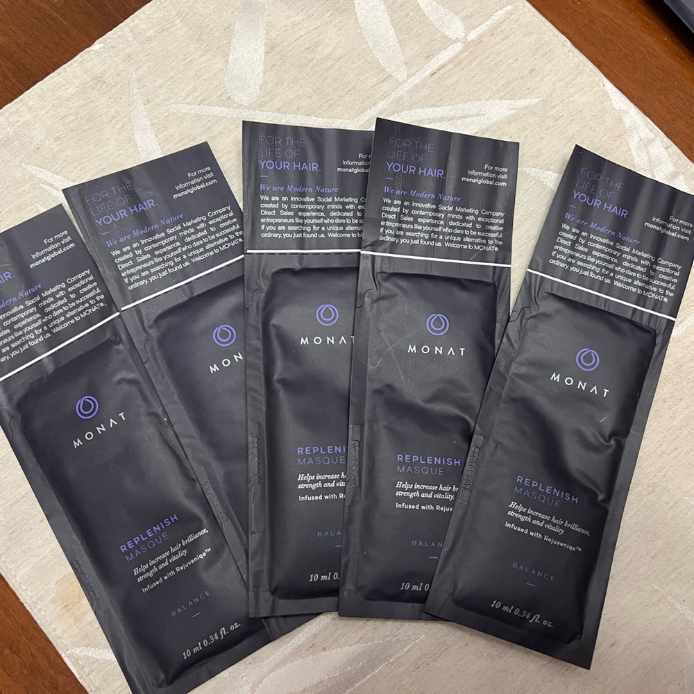 Monat Replenish Masque